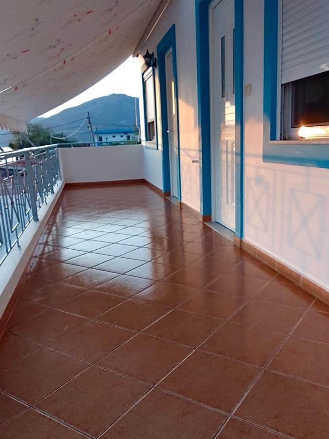 Vila Gusti Guest House Borsh Exterior photo